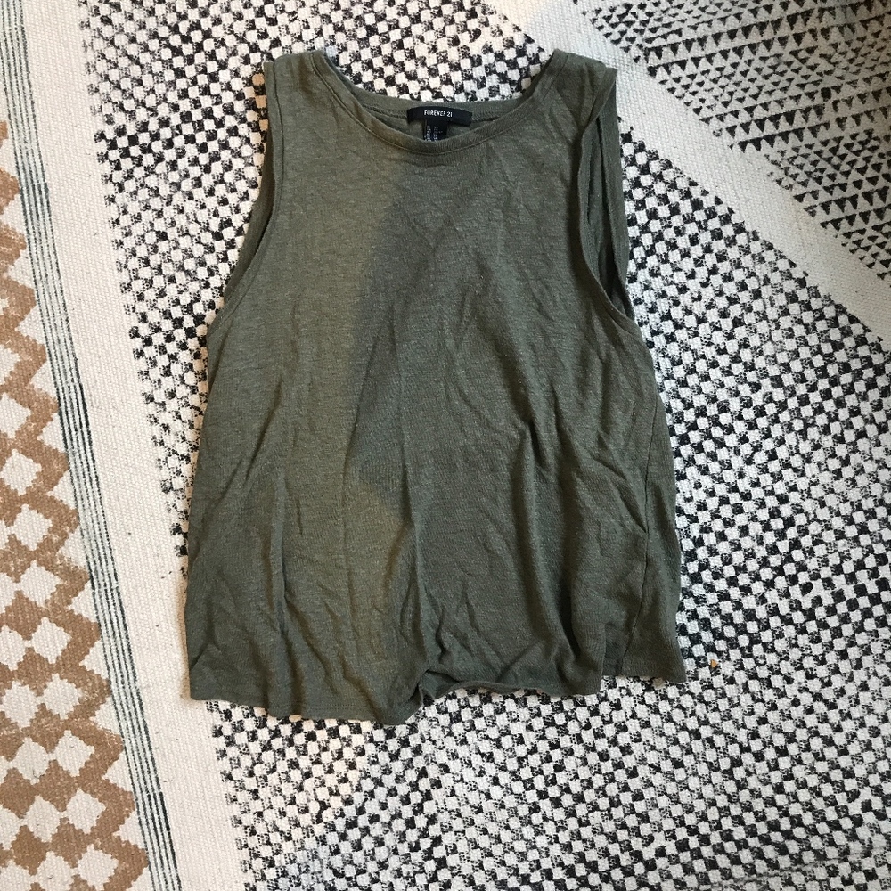 flowy open back top - Picture 3 of 3